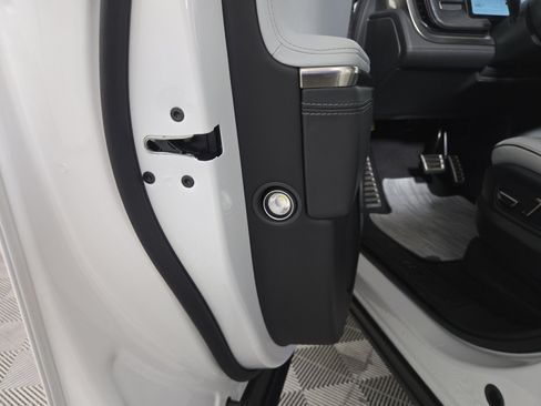 Used 2023 Rivian R1S Launch Edition AWD/4WD image 32