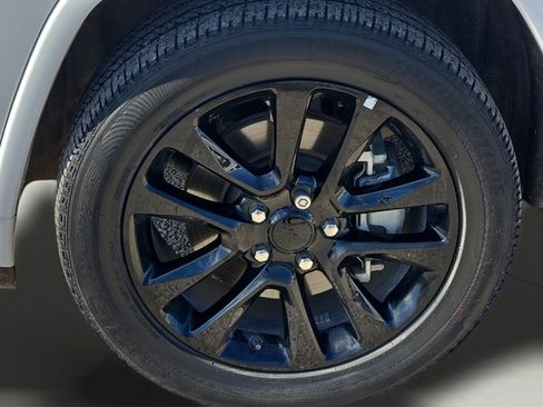 Used 2022 Jeep Grand Cherokee Laredo X RWD image 17