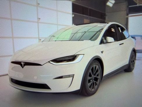 Used 2023 Tesla Model X AWD/4WD image 3