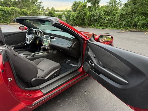 Used 2015 Chevrolet Camaro LT RWD image 23