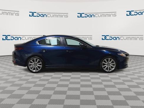 Used 2019 MAZDA MAZDA3 Sedan FWD image 9