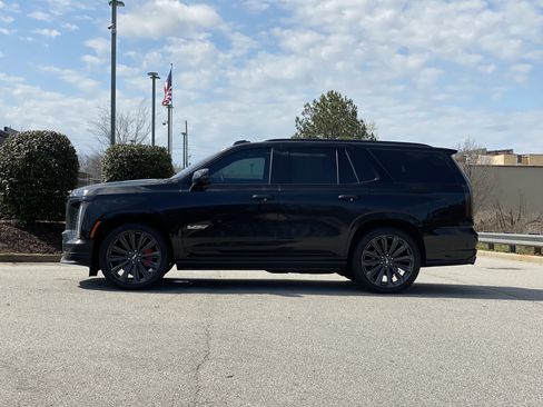 Used 2026 Cadillac Escalade V image 15