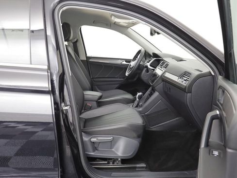 Used 2023 Volkswagen Tiguan SE AWD/4WD image 18