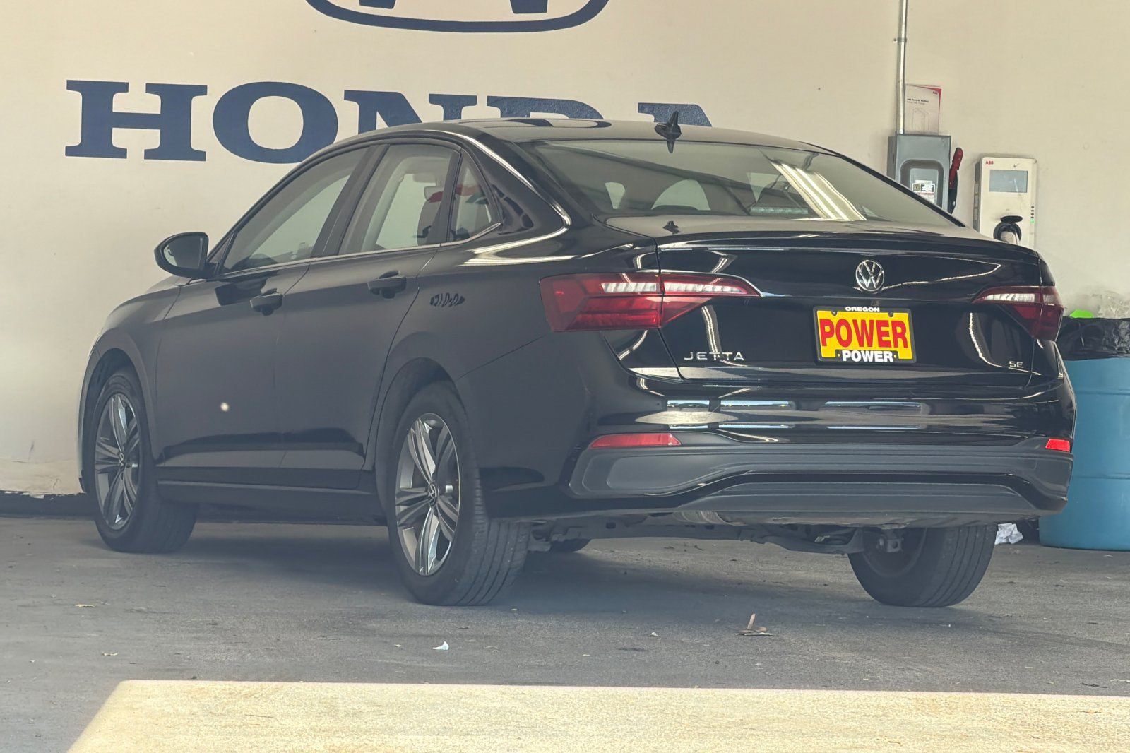 Used 2024 Volkswagen Jetta SE FWD image 5