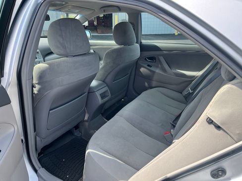 Used 2009 Toyota Camry XLE FWD image 23