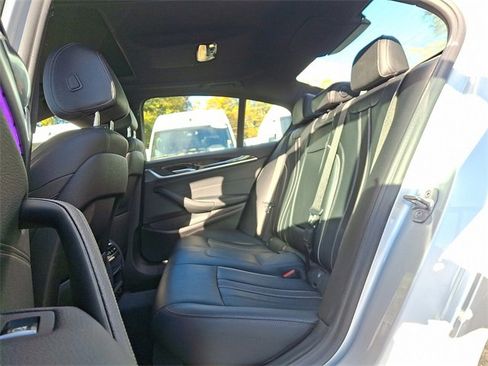 Used 2019 BMW 530i xDrive w/ Convenience Package image 10