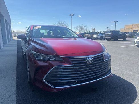 Certified 2020 Toyota Avalon XLE w/ Moonroof Package image 3