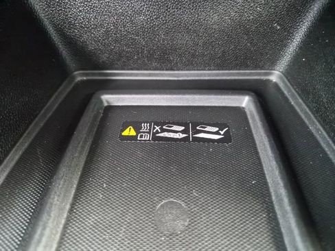 Used 2023 Chevrolet Traverse LT w/ LPO, Floor Liner Package AWD/4WD image 32