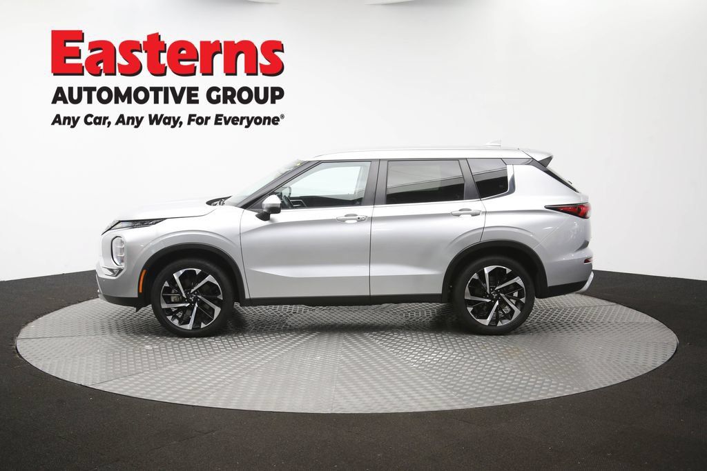 Used 2024 Mitsubishi Outlander SE FWD image 60