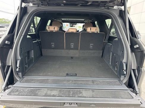 New 2026 Lincoln Navigator L Black Label AWD/4WD image 11