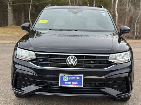 Used 2023 Volkswagen Tiguan SE R-Line AWD/4WD image 2