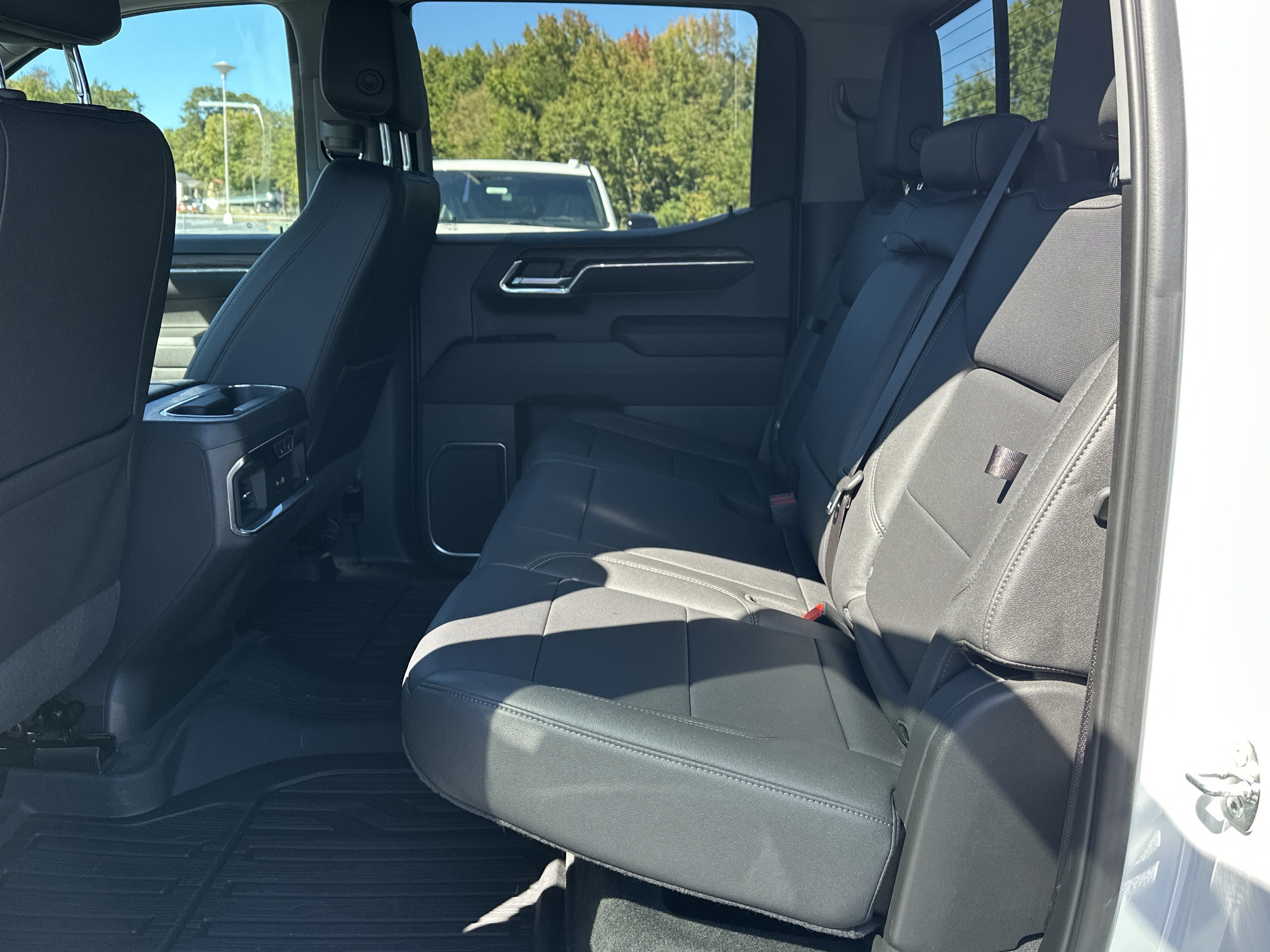Used 2023 GMC Sierra 1500 SLT w/ SLT Premium Plus Package AWD/4WD image 15