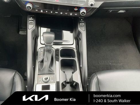 Certified 2025 Kia Telluride S image 25
