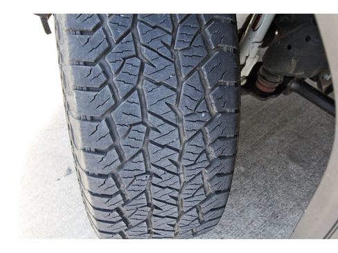 Used 2024 GMC Sierra 2500 AT4 w/ AT4 Preferred Package AWD/4WD image 27
