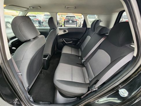 Used 2021 Kia Soul LX FWD image 15