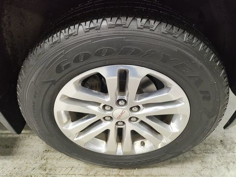 Used 2016 GMC Canyon SLT w/ Driver Alert Package image 4