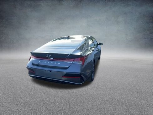 New 2025 Hyundai Elantra Limited image 20