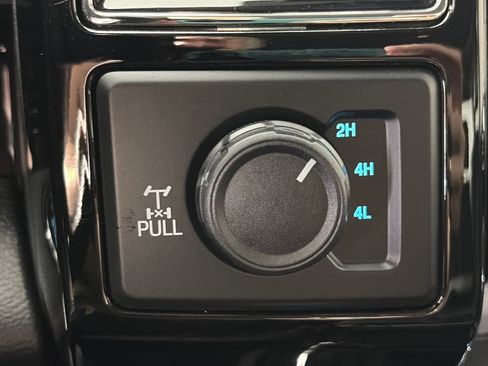 Used 2021 Ford F250 Lariat w/ Lariat Ultimate Package AWD/4WD image 23