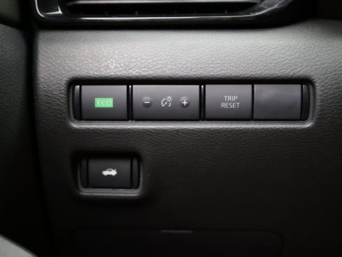 Used 2021 Nissan Sentra SV FWD image 25