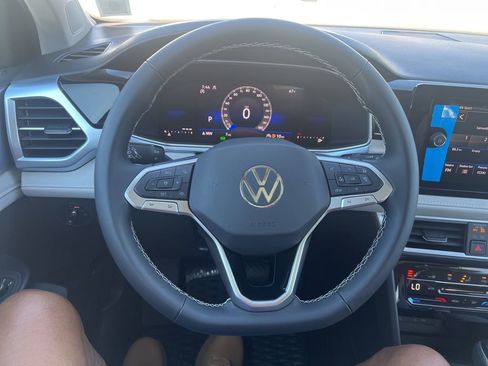 New 2025 Volkswagen Taos SE image 27