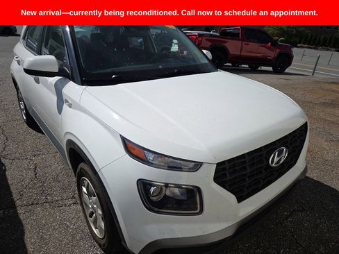 Used 2026 Hyundai Venue SE FWD image 1