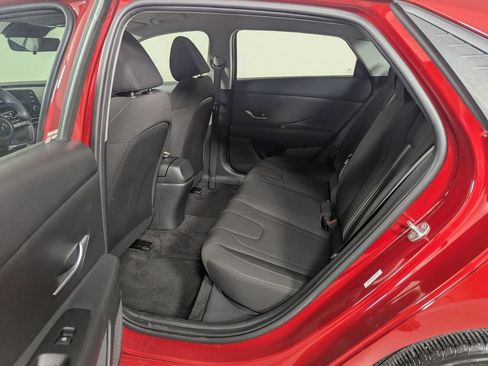 Certified 2022 Hyundai Elantra SEL FWD image 24