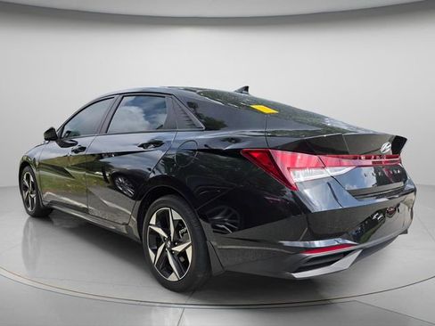 Used 2023 Hyundai Elantra SEL w/ Convenience Package FWD image 7