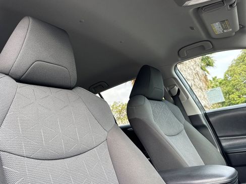 Used 2023 Toyota RAV4 XLE AWD/4WD image 16