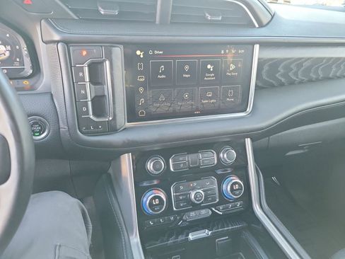 Used 2023 GMC Yukon Denali image 9