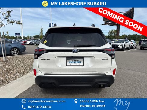Used 2025 Subaru Forester Premium AWD/4WD image 7