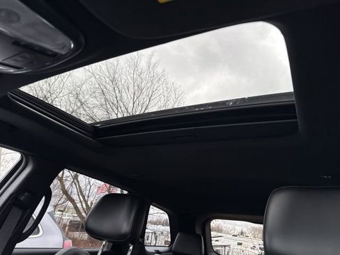 Used 2019 Jeep Grand Cherokee Altitude image 17