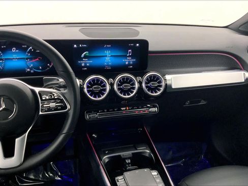 Certified 2022 Mercedes-Benz GLB 250 image 25
