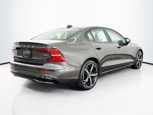 Used 2025 Volvo S60 B5 Core image 9
