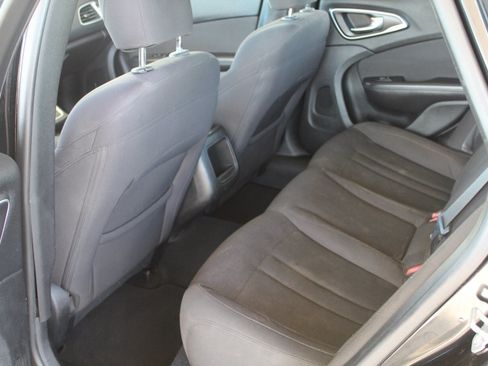 Used 2015 Chrysler 200 Limited FWD image 12