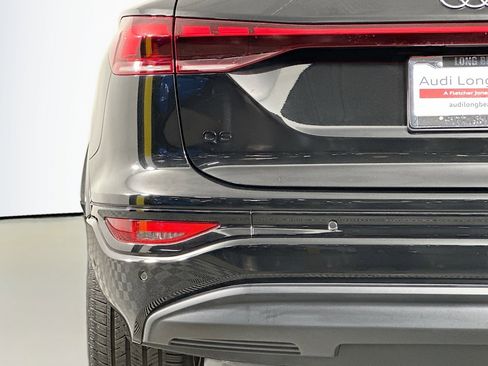 Used 2025 Audi Q6 e-tron Premium Plus w/ Premium Plus AWD/4WD image 17
