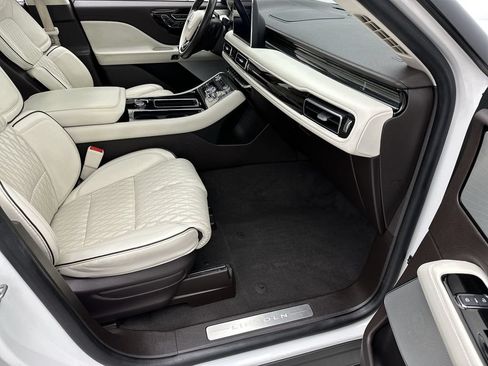 Used 2023 Lincoln Aviator Black Label w/ Dynamic Handling Package AWD/4WD image 26