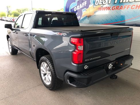 Used 2020 Chevrolet Silverado 1500 Custom w/ Custom Value Package AWD/4WD image 6