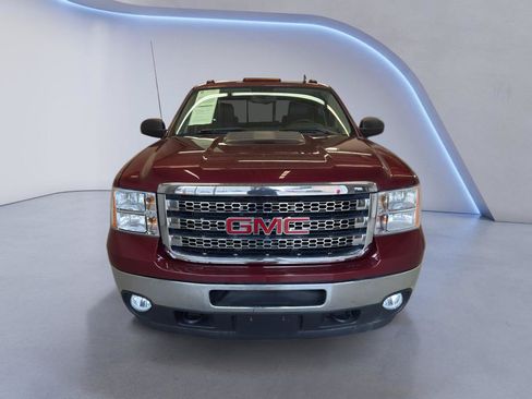Used 2014 GMC Sierra 2500 SLE w/ SLE Preferred Package AWD/4WD image 2