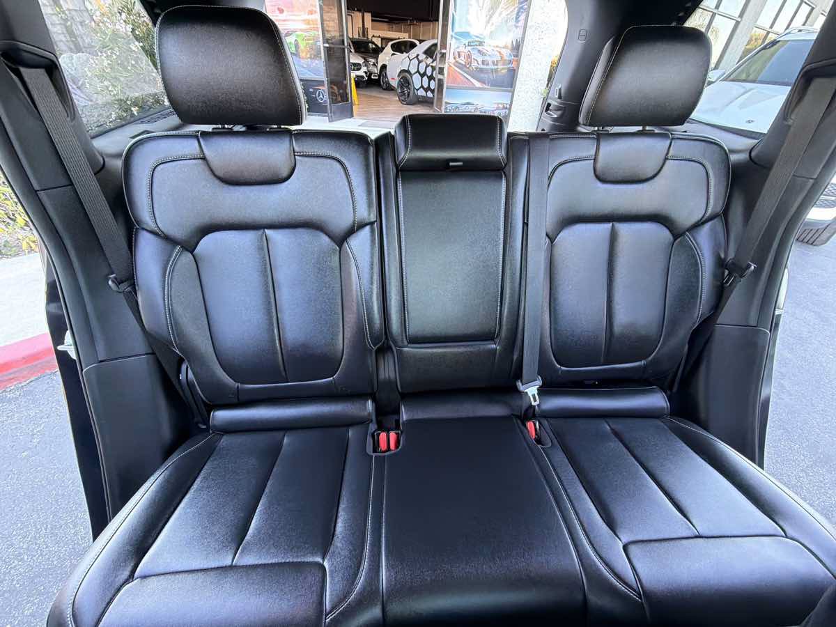 Used 2024 Jeep Grand Cherokee Limited w/ Black Appearance Package RWD image 26
