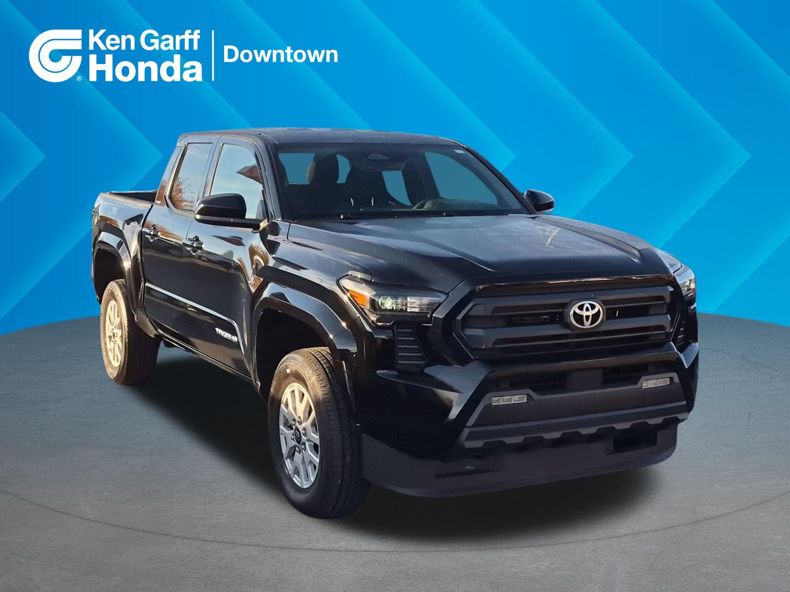 Used 2025 Toyota Tacoma SR5 AWD/4WD image 1