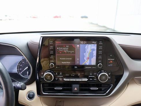 Certified 2021 Toyota Highlander Limited image 19
