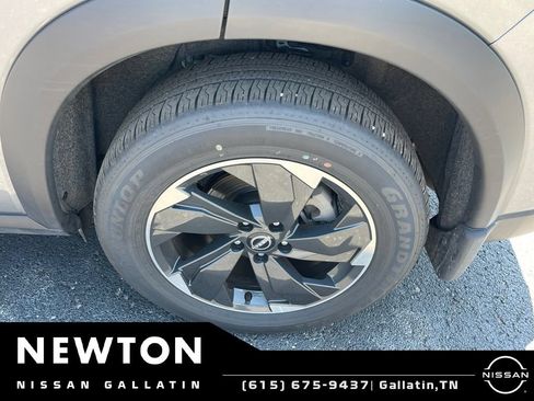 Used 2026 Nissan Rogue SV AWD/4WD image 19