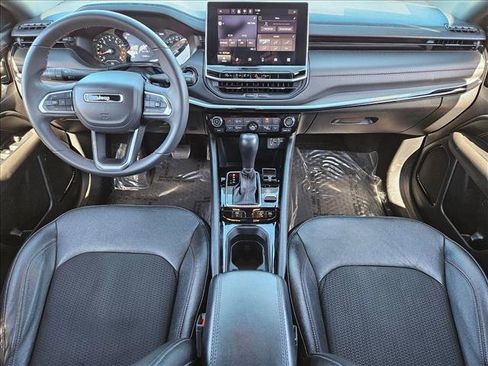 Used 2024 Jeep Compass Trailhawk image 16