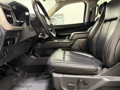 Used 2024 Ford Expedition Max XLT image 11