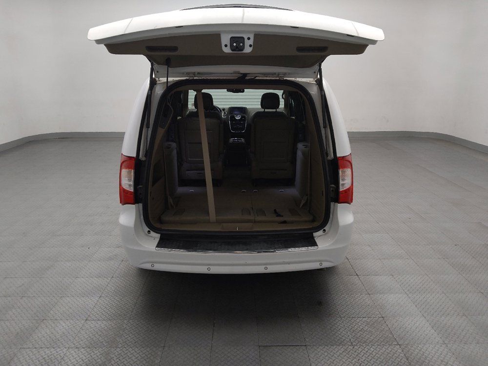 Used 2015 Chrysler Town & Country Touring-L w/ Driver Convenience Group FWD image 29