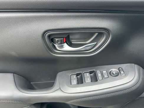 Certified 2026 Honda HR-V LX image 11