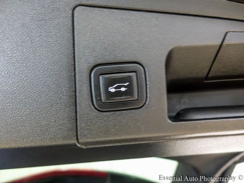 Used 2021 Cadillac XT5 Premium Luxury w/ LPO, Floor Liner Package image 15