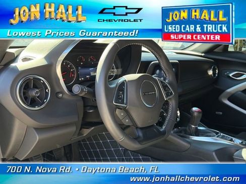 Used 2022 Chevrolet Camaro LT w/ Technology Package image 23
