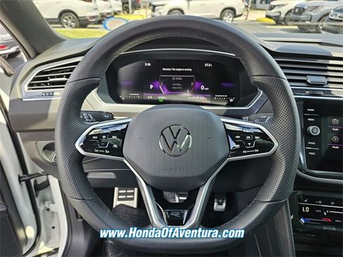 Used 2024 Volkswagen Tiguan SE R-Line image 21