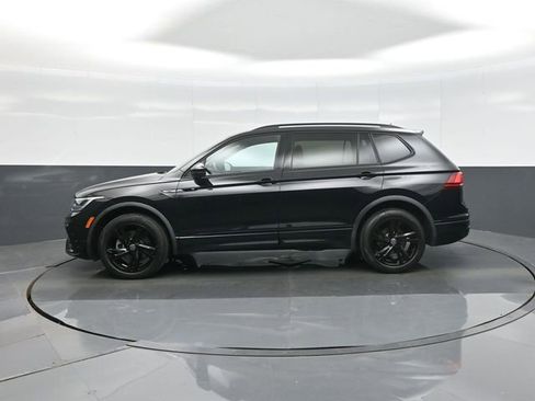 Used 2023 Volkswagen Tiguan SE R-Line AWD/4WD image 4